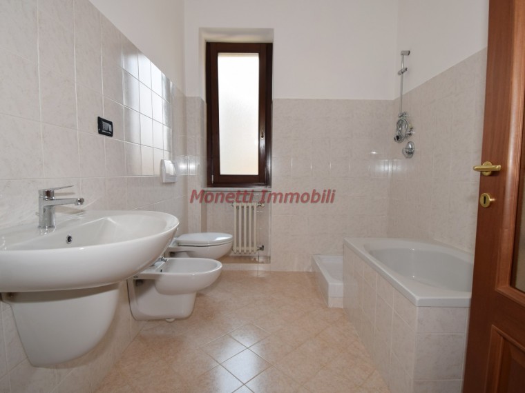 Pinerolo---Appartamento-trilocale-in-palazzina-ristrutturata