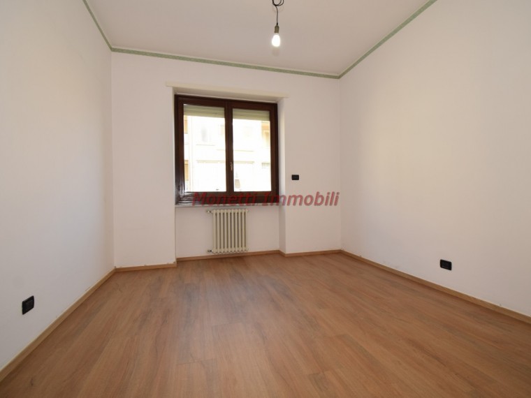 Pinerolo---Appartamento-trilocale-in-palazzina-ristrutturata